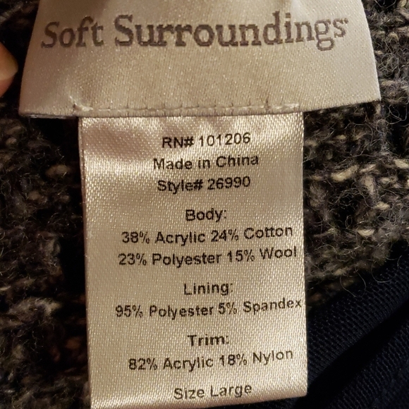 Soft surroundings grey lagenlook layered sweater - Picture 6 of 6